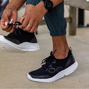 Women's Black Athletic Shoes